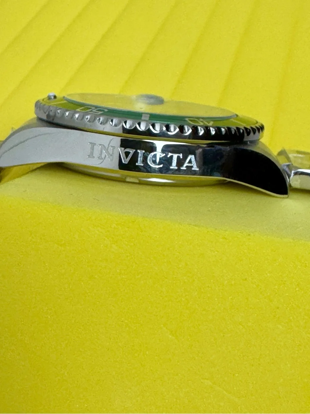 nvicta Pro Diver Men's Green Dial Quartz Watch 42mm 